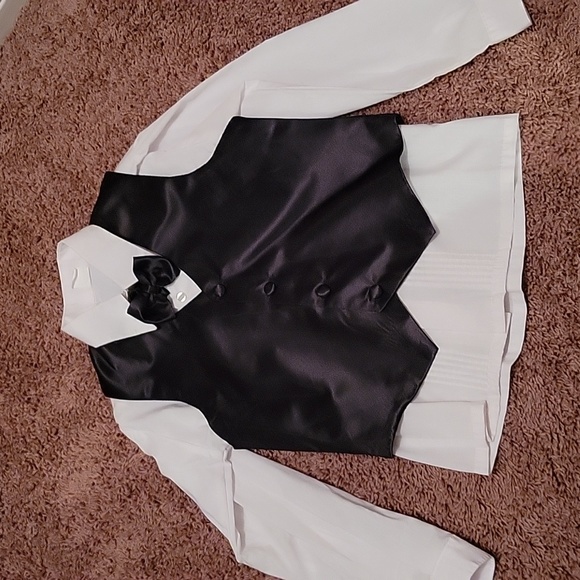 Boys Tuxedo - Picture 4 of 9